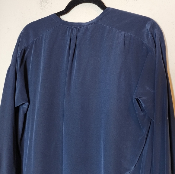 Vince Silk Tunic Pockets. Long Sleeve band collar. Size Small. - Picture 9 of 16